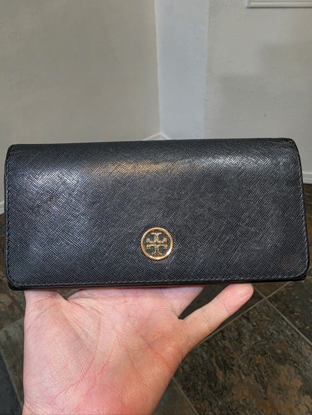 Tory Burch Robinson Envelope Continental Wallet in Black Saffiano - MSRP $295